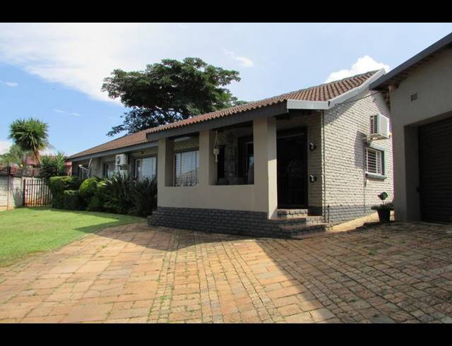 3 BEDROOM HOUSE FOR SALE IN KINGSVIEW